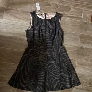 Bebe Fit Flare Sleeveless Black and Gray Animal Print Size 10